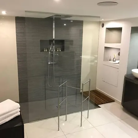 Super Loft With Terrasse In The Heart Of 住宿加早餐酒店